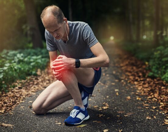 Knee Pain Parent Pulse Article Featured Image