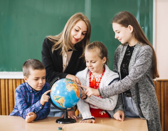 Kids and Teachers Parent Pulse Article Featured Image