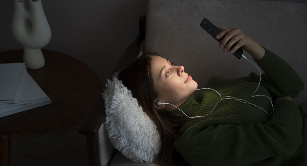 Sleep Without Phone Parent Pulse Article Featured Image
