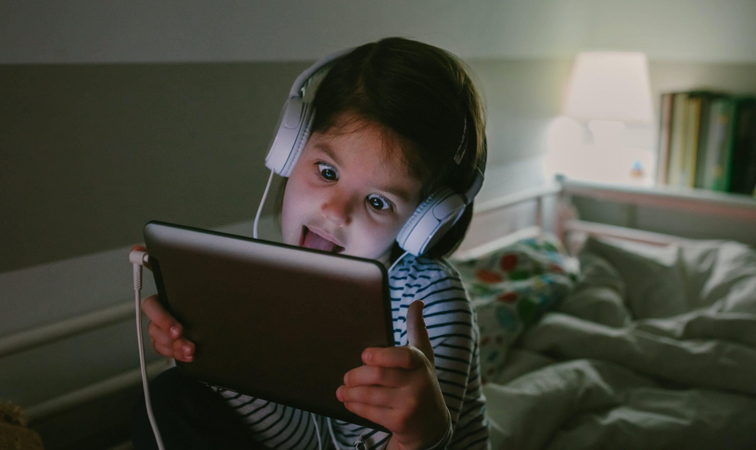 Kids Screen Time Parent Pulse Article Featured Image