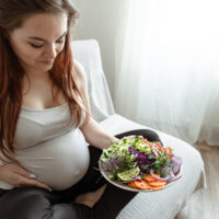 Pregnant woman healthy food parent pulse article featured image