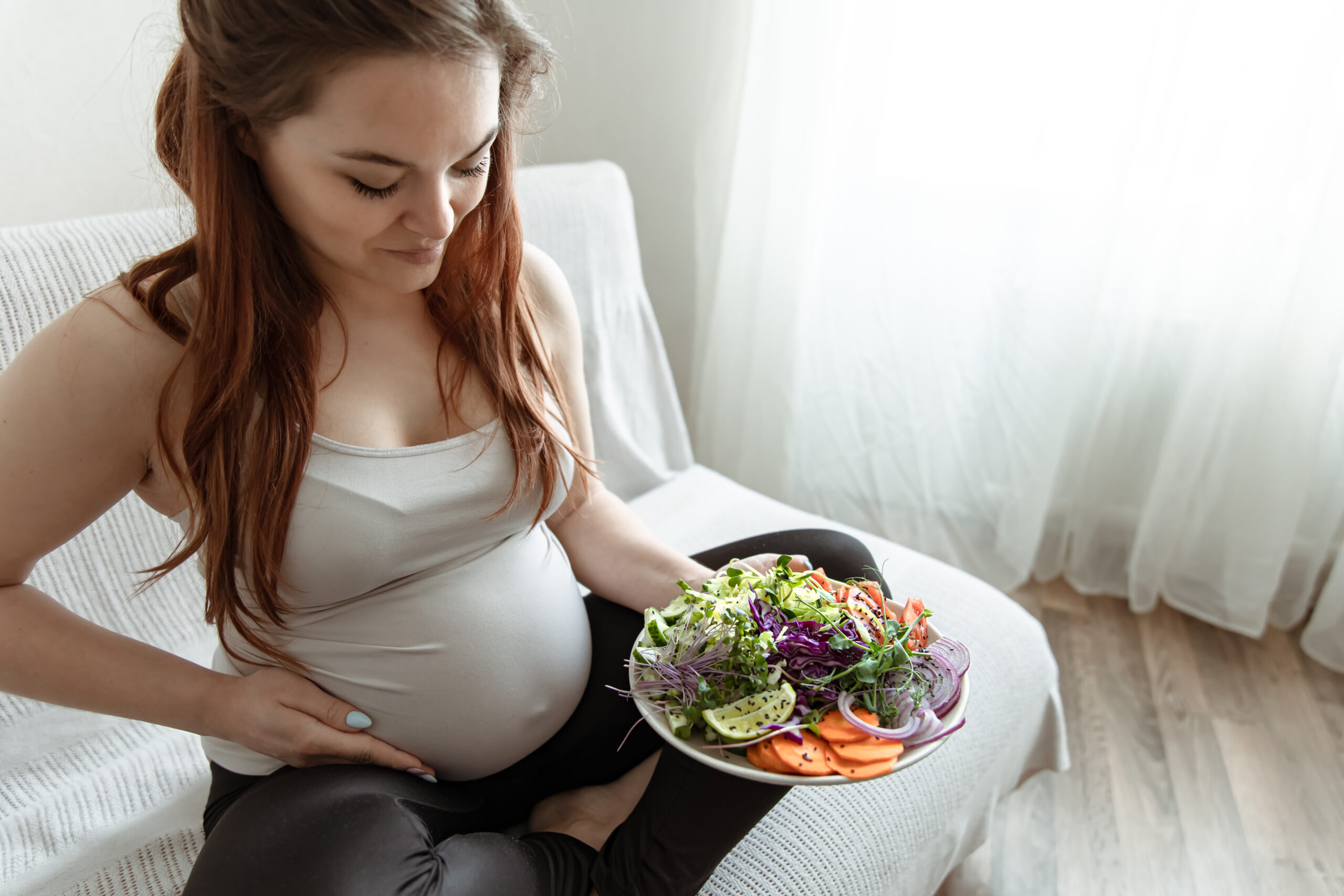 Pregnant woman healthy food parent pulse article featured image